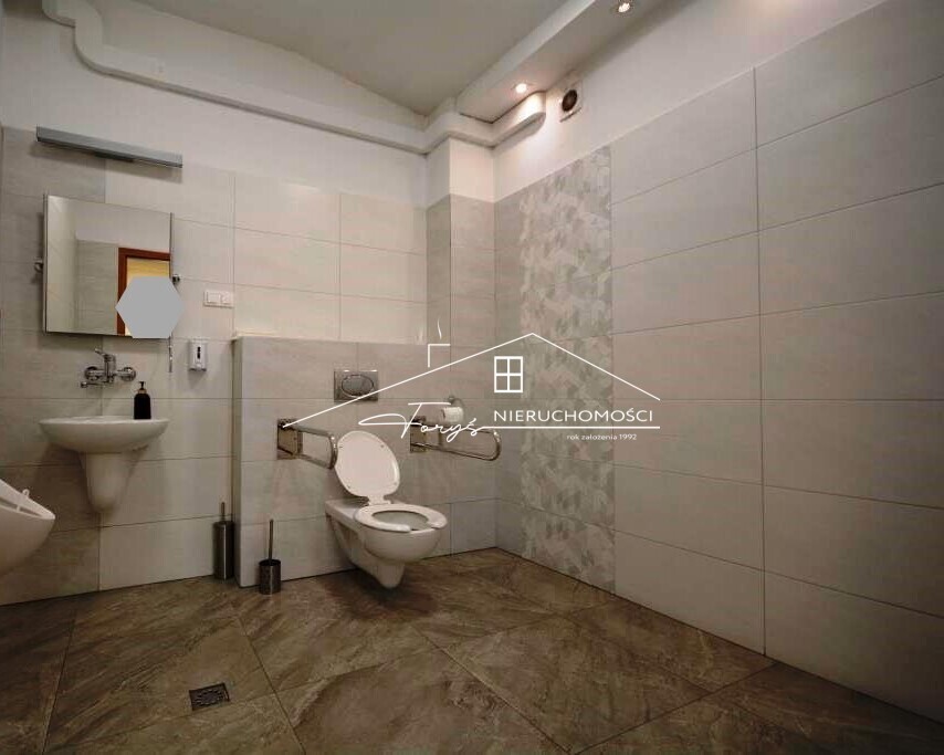 Lokal usługowy 230m do wynajęcia  I piętro, ul. Dworskiego, Przemyśl