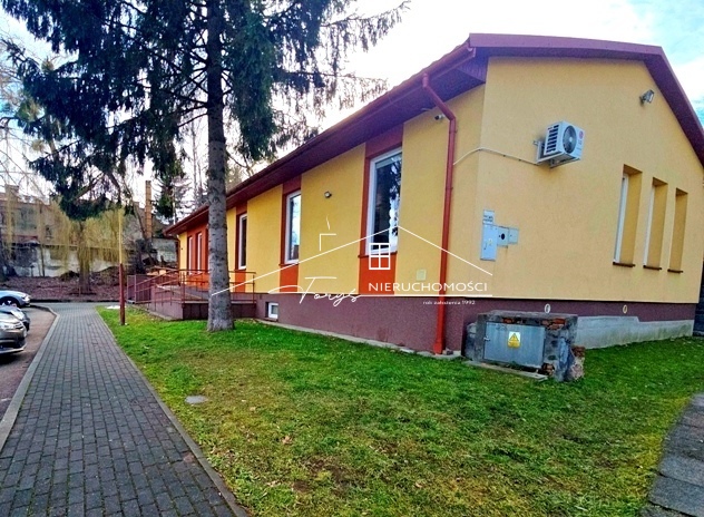 Lokal użytkowy 164m w centrum Przemyśla z dużym parkingiem  idealny na działalność usługową