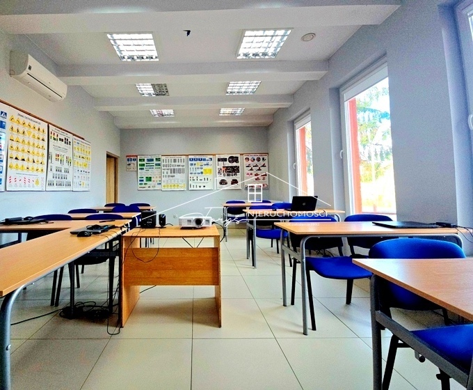 Lokal użytkowy 164m w centrum Przemyśla z dużym parkingiem  idealny na działalność usługową