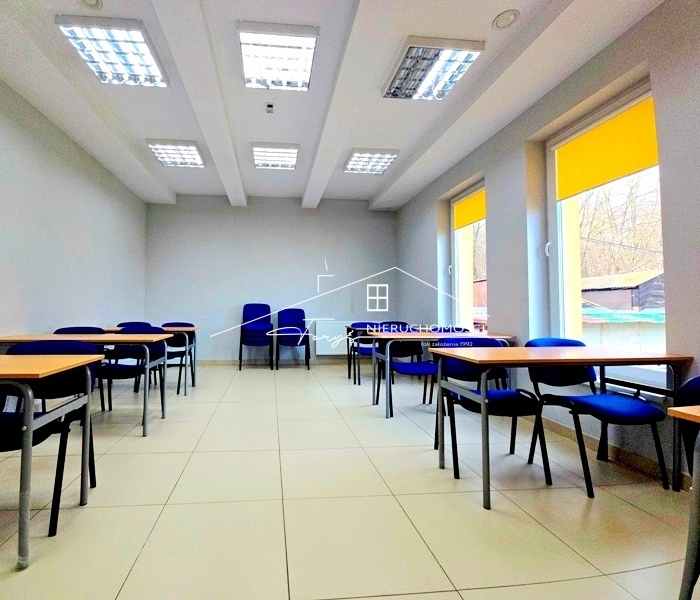 Lokal użytkowy 164m w centrum Przemyśla z dużym parkingiem  idealny na działalność usługową