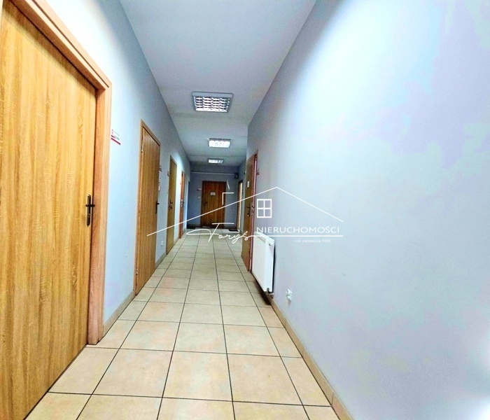 Lokal użytkowy 164m w centrum Przemyśla z dużym parkingiem  idealny na działalność usługową