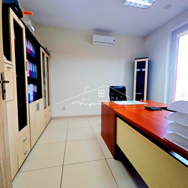 Lokal użytkowy 164m w centrum Przemyśla z dużym parkingiem  idealny na działalność usługową