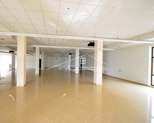 Nowoczesny obiekt handlowo-usługowy i gastronomiczny na sprzedaż  Ostrów k. Przemyśla, 1327m