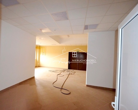 Nowoczesny obiekt handlowo-usługowy i gastronomiczny na sprzedaż  Ostrów k. Przemyśla, 1327m