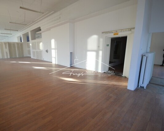 Lokal 294m do wynajęcia  centrum miasta, I piętro, doskonała lokalizacja