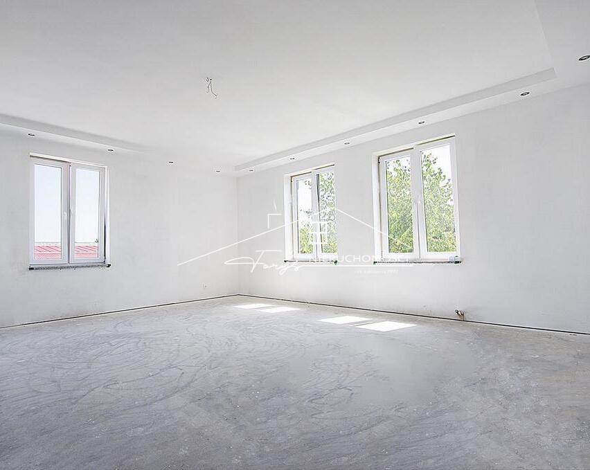 Lokal użytkowy 118m do wynajęcia  Jarosław, ul. Podzamcze, 1. piętro