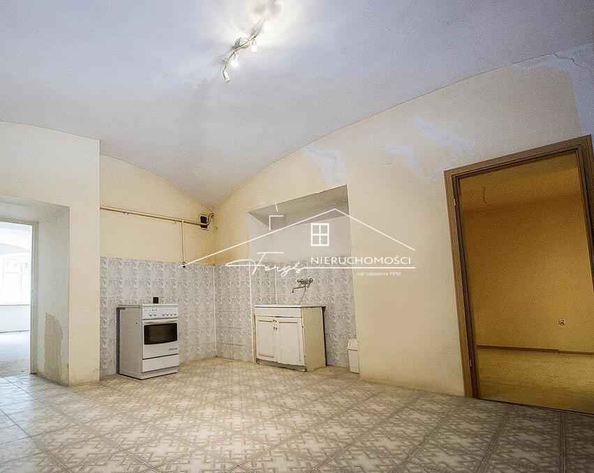 Lokal użytkowy 88m do wynajęcia w kamienicy na jarosławskim rynku  możliwość aranżacji i negocjacji ceny