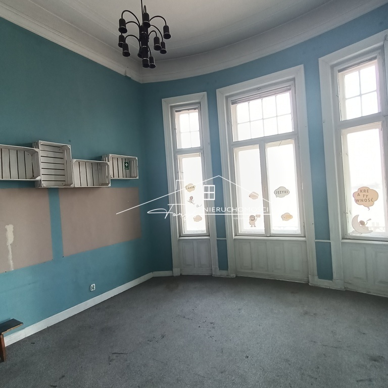 Lokal 250m do wynajęcia w zabytkowej kamienicy w centrum Przemyśla  idealny pod działalność usługową lub biurową