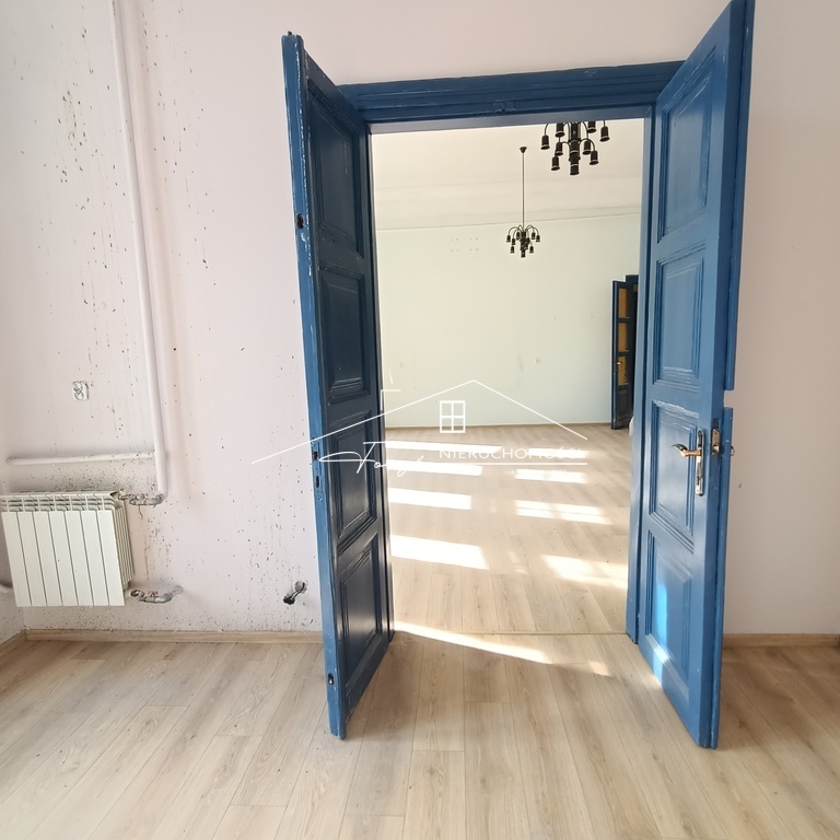 Lokal 250m do wynajęcia w zabytkowej kamienicy w centrum Przemyśla  idealny pod działalność usługową lub biurową