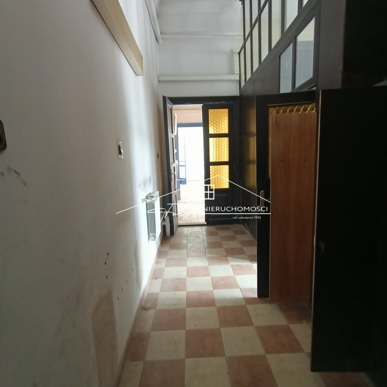 Lokal 250m do wynajęcia w zabytkowej kamienicy w centrum Przemyśla  idealny pod działalność usługową lub biurową