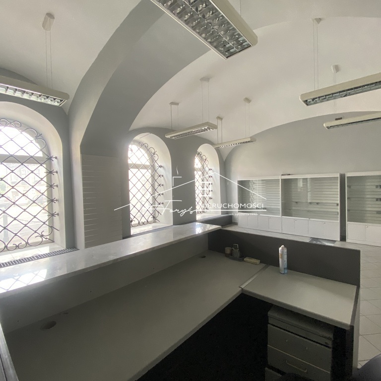 Lokal 116m na wynajem  parter kamienicy w centrum Przemyśla, ul. Jagiellońska