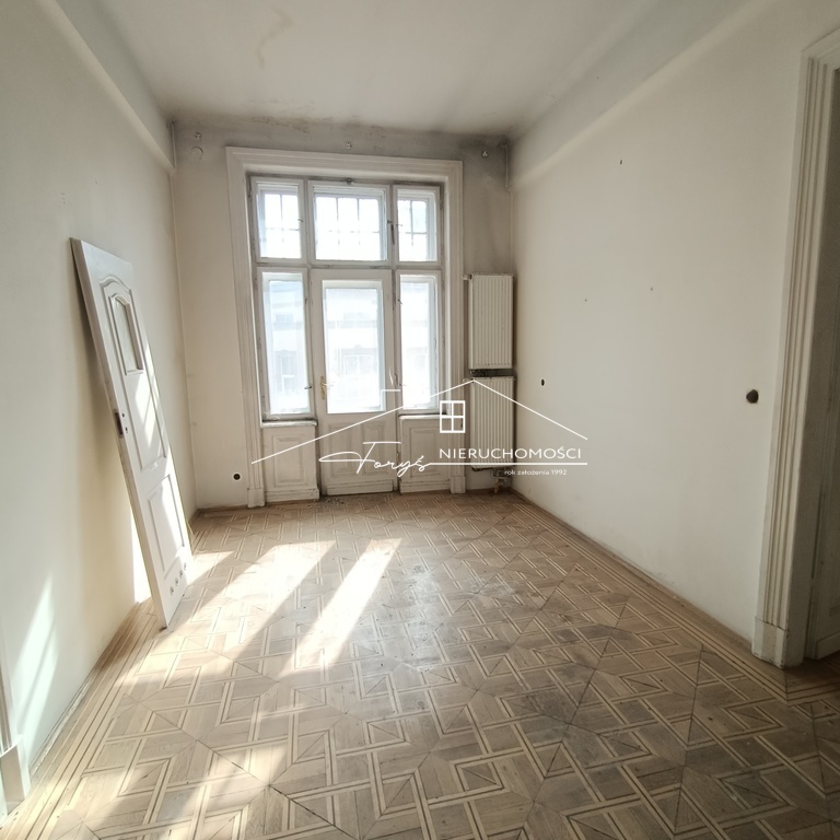 Lokale 250m do wynajęcia w zabytkowej kamienicy w centrum Przemyśla