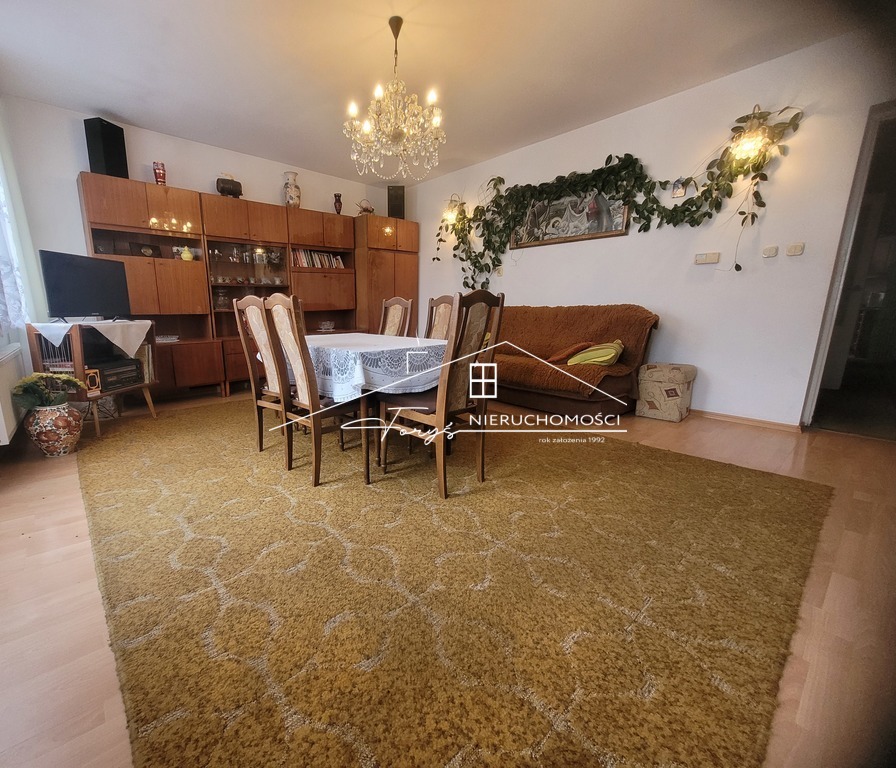 Przestronne mieszkanie 100m z balkonem i garażem w centrum Lubaczowa  ul. Krótka