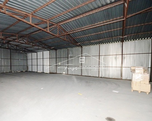 Magazyny 24h monitorowane kamerami wideo, nocą dodatkowo strzeżone.