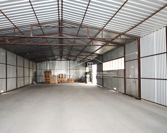 Wjazd na teren pod pełną kontrolą, idealne miejsce na bezpieczne składowanie.