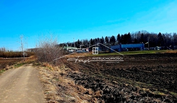 Obowiązujące warunki zabudowy na budynek mieszkalno-gospodarczy.