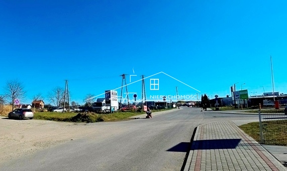 Tylko 300 m od drogowego przejścia granicznego, idealne dla biznesu.