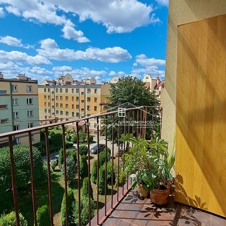 Ciche, spokojne osiedle z miłymi sąsiadami – idealne miejsce do życia.