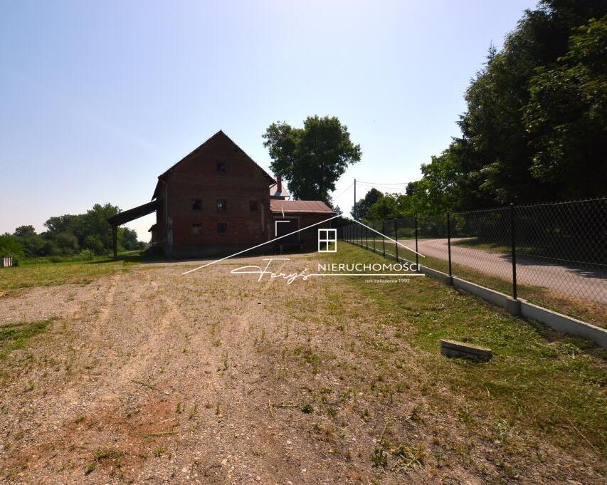 Na sprzedaż stary młyn z potencjałem inwestycyjnym  Walawa k. Przemyśla, 5700 m