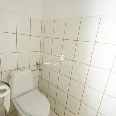 Komfortowa klimatyzacja w części biurowej dla wygody pracowników.