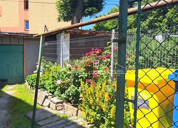 Wynajem murowanego garażu w centrum Przemyśla  idealny na magazyn lub przechowanie