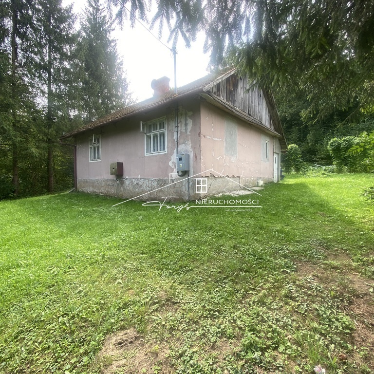 Nieruchomość na sprzedaż w Krasiczynie  dom z działką 7400 m blisko Przemyśla
