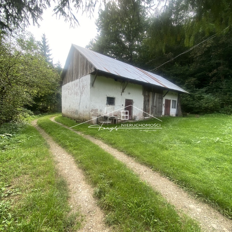 Nieruchomość z potencjałem inwestycyjnym w rozwijającej się okolicy.