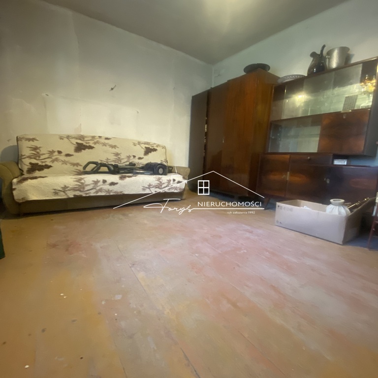 Kup nieruchomość z lasem i zaszyj się w zieleni blisko miasta.