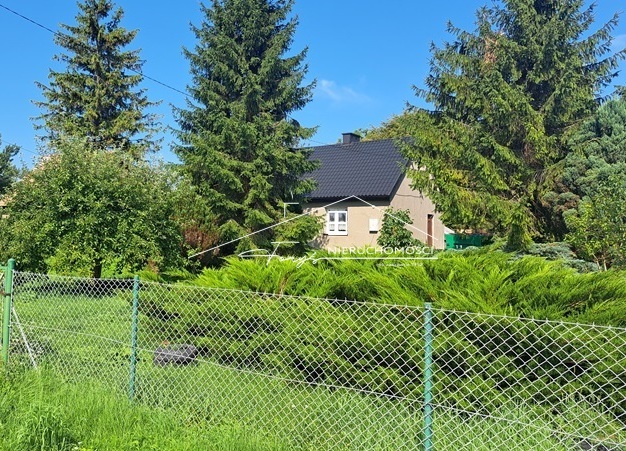 Urokliwy dom z dużą działką  nieruchomość w Medyce na sprzedaż