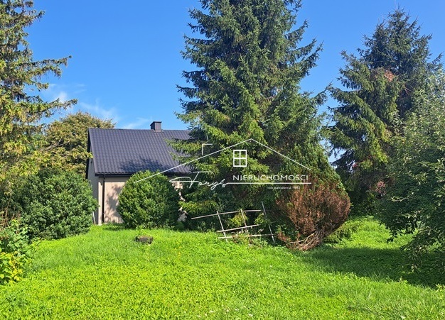 Urokliwy dom z dużą działką  nieruchomość w Medyce na sprzedaż