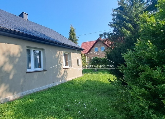 Urokliwy dom z dużą działką  nieruchomość w Medyce na sprzedaż