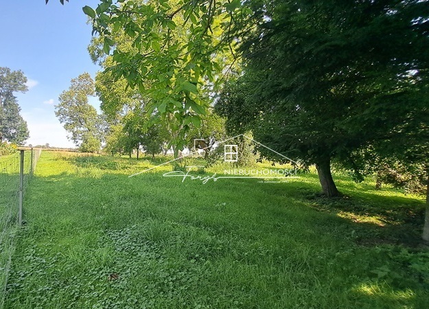 Urokliwy dom z dużą działką  nieruchomość w Medyce na sprzedaż