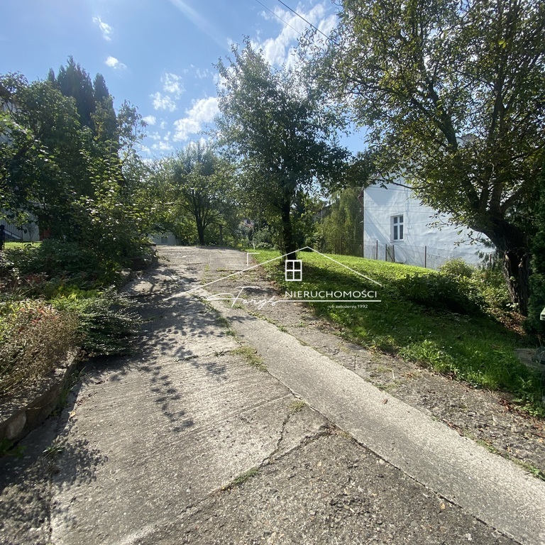 Świetna oferta sprzedaży dla osób ceniących spokój i bliskość miasta.