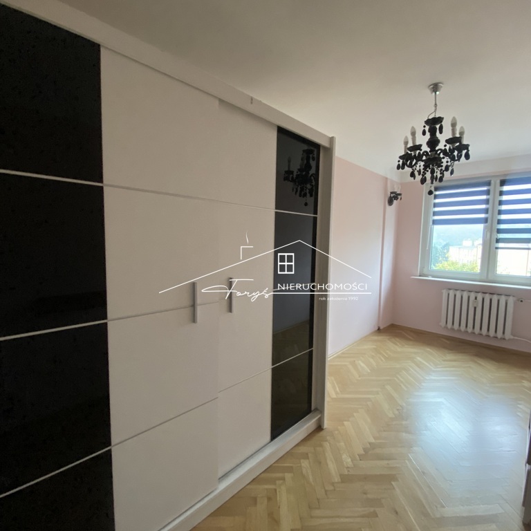 Przestronne nieruchomości w Przemyślu  mieszkanie przy ul. Grunwaldzkiej łączące komfort i świetną lokalizację