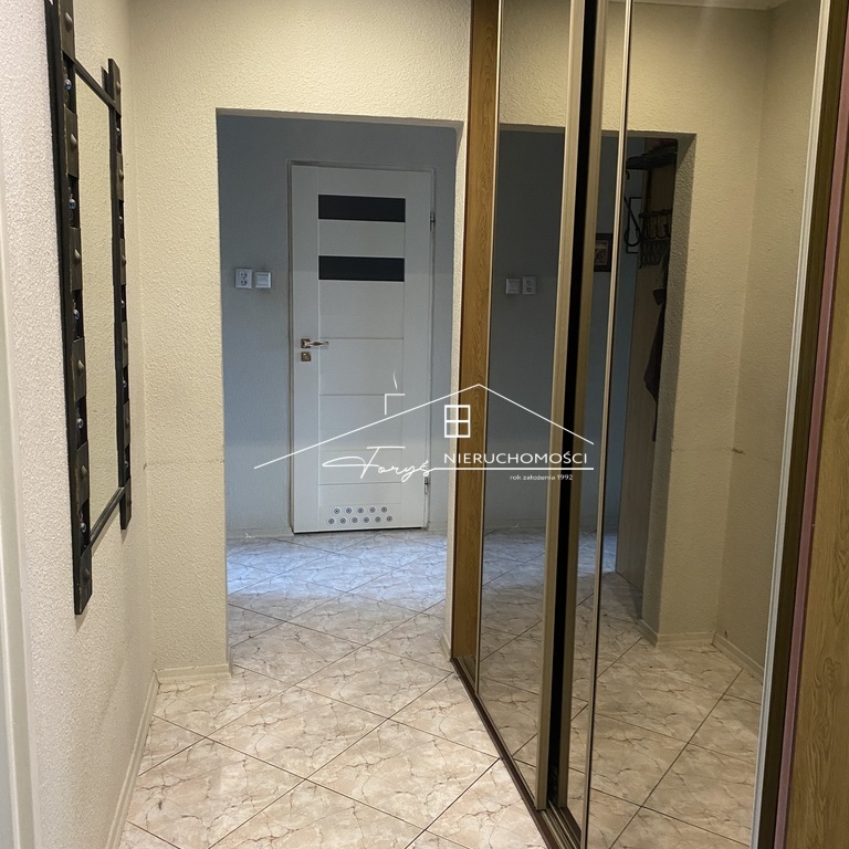 To mieszkanie łączy wygodę, funkcjonalność i świetną lokalizację.