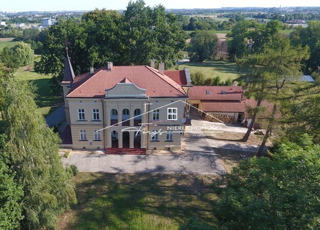 Nieruchomości w Przemyślu przy ul. Rolniczej  zabytkowy zespół dworski z potencjałem inwestycyjnym