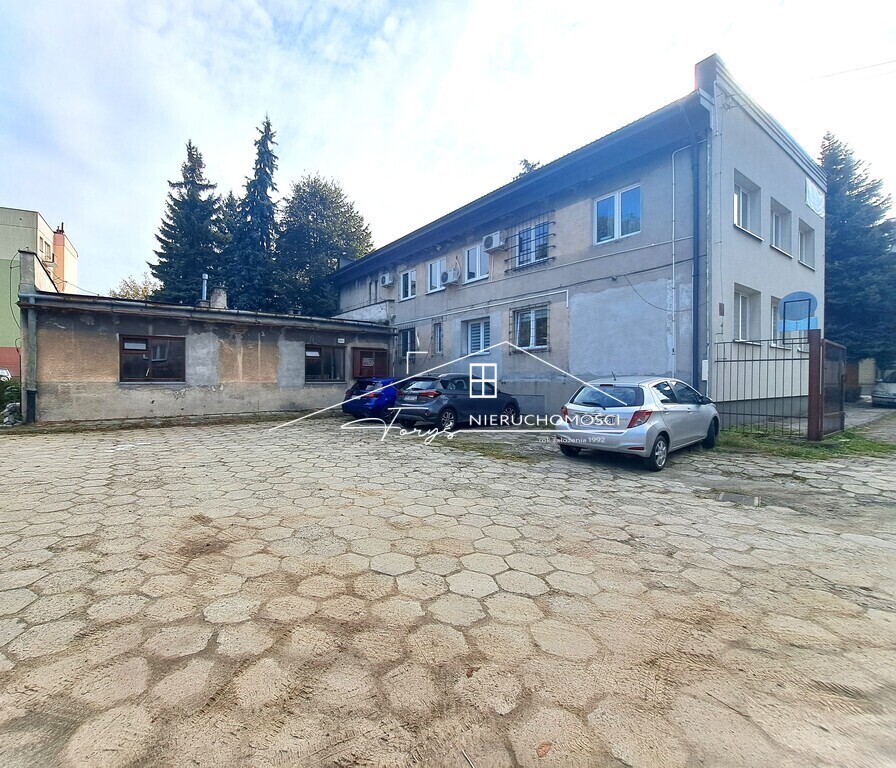 Nieruchomości Przemyśl  biura, plac i wiata do wynajęcia przy ul. Siemiradzkiego