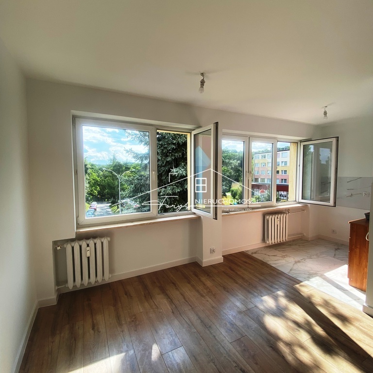 Dwie ustawne sypialnie zapewnią komfort pracy i odpoczynku.