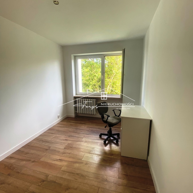 Brak mebli kuchennych to idealna szansa na kuchnię szytą na miarę.