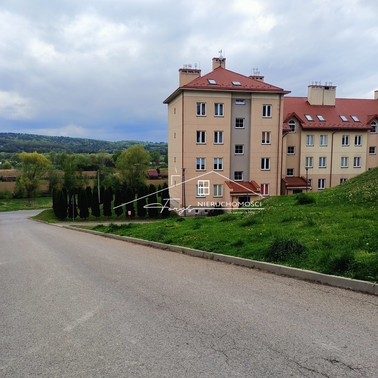 2 pokojowe mieszkanie na sprzedaż w Ostrowie k. Przemyśla z widokiem na dolinę Sanu