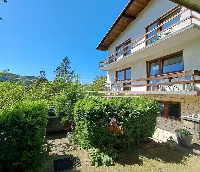 Pensjonat z pięknym widokiem w Iwoniczu-Zdroju  gotowy obiekt inwestycyjny w sercu Beskidu Niskiego