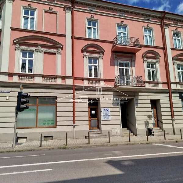 Przemyśl  2-pokojowe mieszkanie w odnowionej kamienicy  Nieruchomości z potencjałem