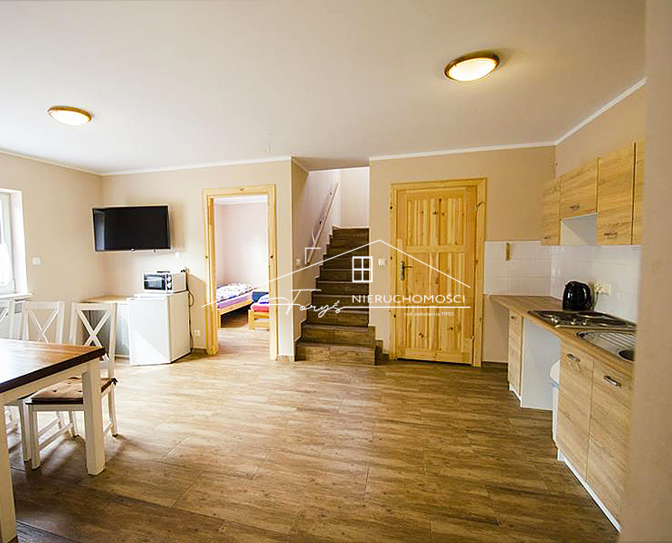 Ogrodzona, zadbana działka 10 arów w zielonej, turystycznej Radawie.