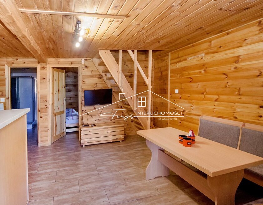 Obiekt z monitoringiem, z dala od turystycznego zgiełku centrum.