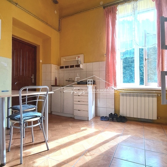 Na sprzedaż mieszkanie 72m w zabytkowym budynku  Radymno, ul. Lwowska, parter