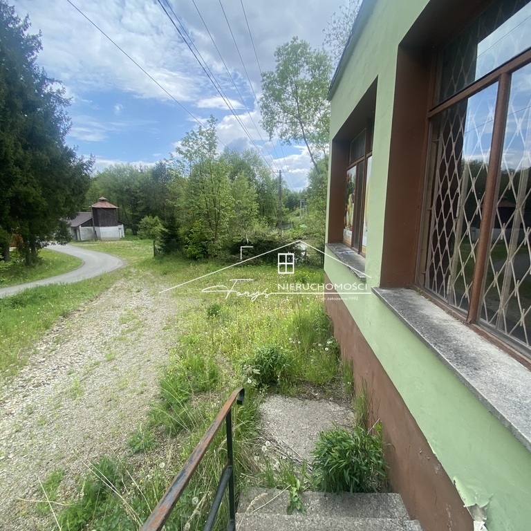 Na sprzedaż budynek handlowy z potencjałem mieszkalnym  Śliwnica, gm. Dubiecko