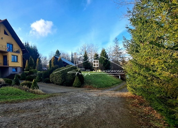 Dom 155 m² na dużej działce 85,37 a – idealny dla rodziny.