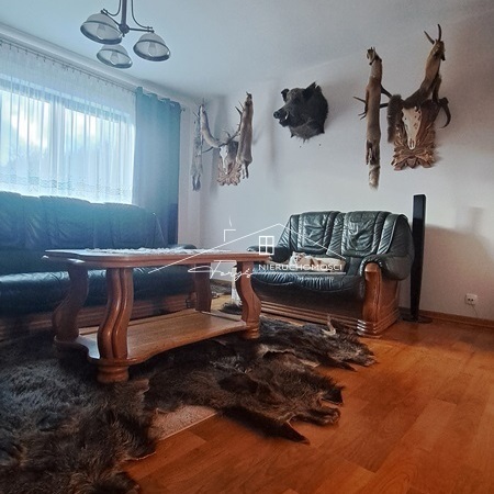 Zainwestuj w nieruchomość z dużym tarasem wychodzącym na ogród.