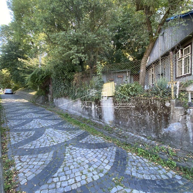 Kameralna, zielona okolica zapewnia ciszę, prywatność i wyjątkowy klimat.