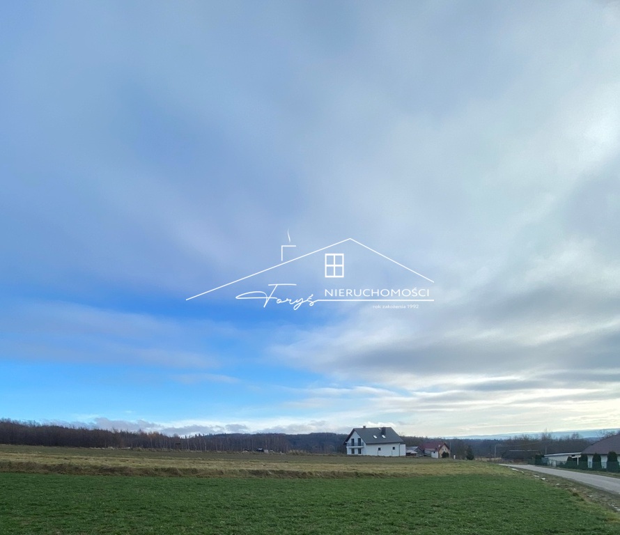 Idealny grunt jako uzupełnienie gospodarstwa lub nowy projekt rolniczy.